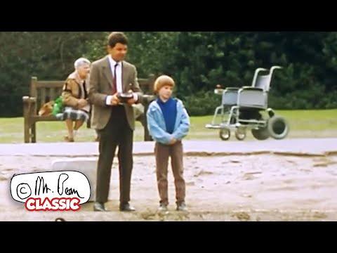 A HOT Day In The Park! ☀ | Mr Bean Funny Clips | Classic Mr Bean
